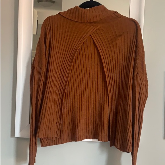 Ribbed Cowlneck Open Back Sweater - Picture 2 of 4